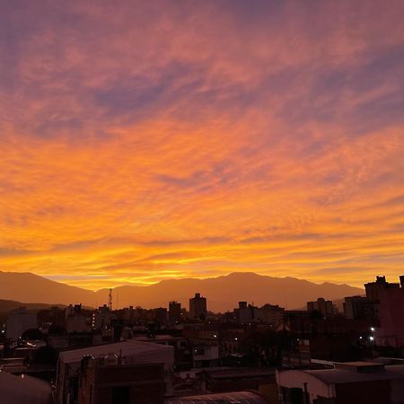 Apartamento Departamento céntrico con estacionamiento gratis San Salvador de Jujuy Exterior foto